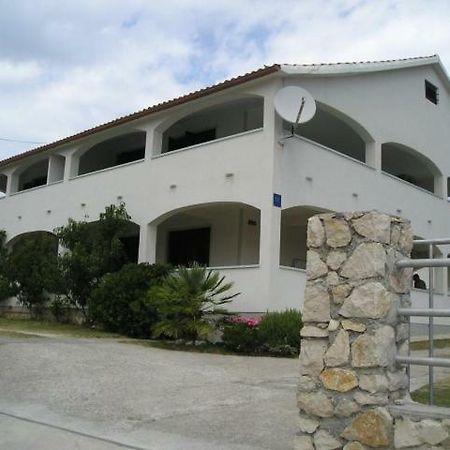 Apartmani Vibovec Lana 305 로파르 외부 사진