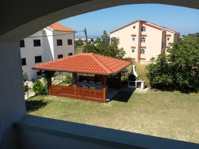Apartmani Vibovec Lana 305 로파르 외부 사진